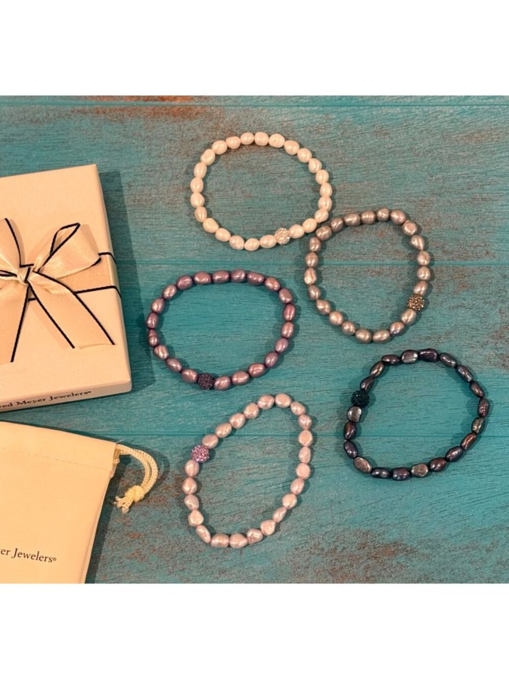 NIB Set Of 5 Freshwater Pearl Stretch Bracelets With Gift Box & Pouch